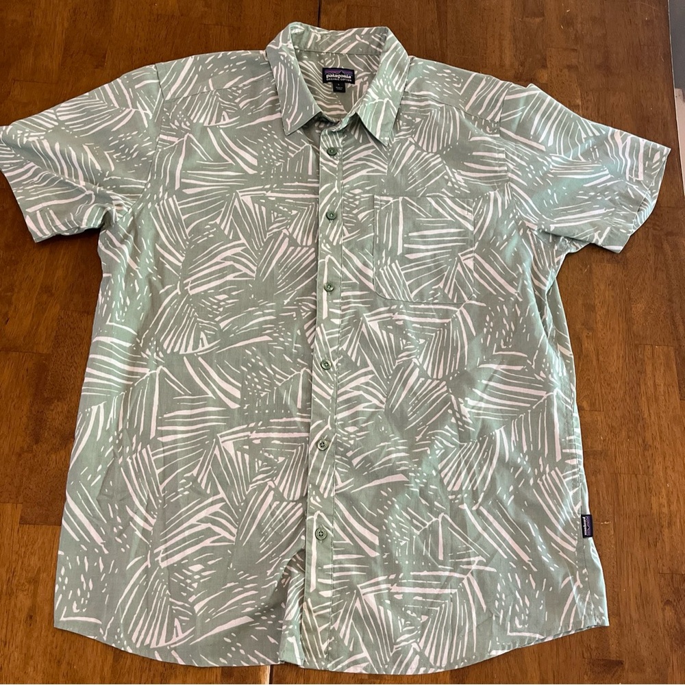 Patagonia Light Green and White Short-Sleeve Button-Down Shirt